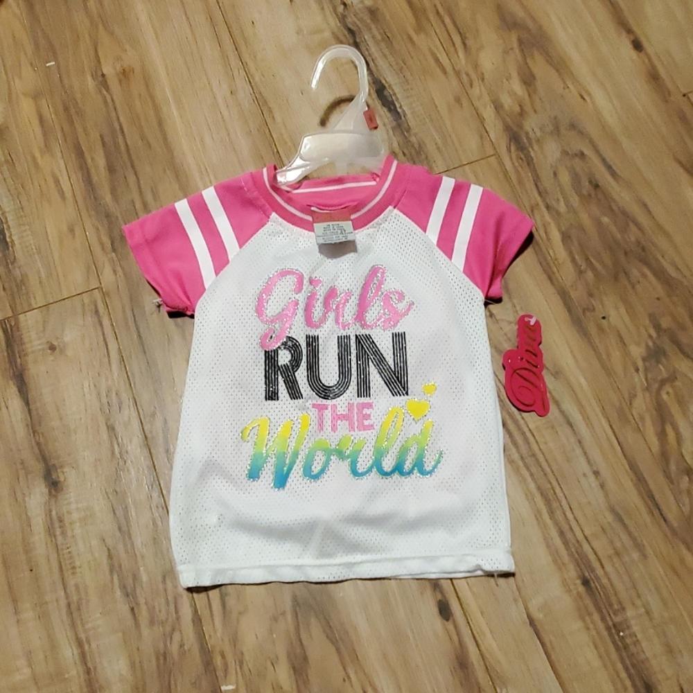 Nwt Girls run the world outfit 2T